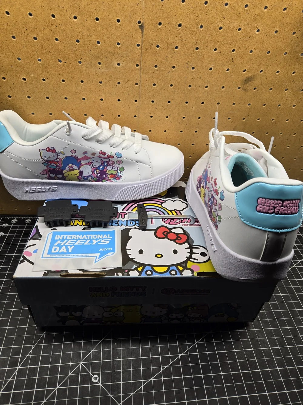 Heelys Hello Kitty and Friends Kids Shoe Box - Multicolor